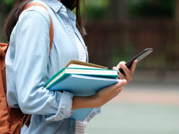 Complain directly to the Vice-Chancellor as to what exactly 'those' girls saw | ‘त्या’ मुलींनी नेमके काय पाहिले म्हणून थेट कुलगुरूंकडे तक्रार Complain directly to the Vice-Chancellor as to what exactly 'those' girls saw | ‘त्या’ मुलींनी नेमके काय पाहिले म्हणून थेट कुलगुरूंकडे तक्रार