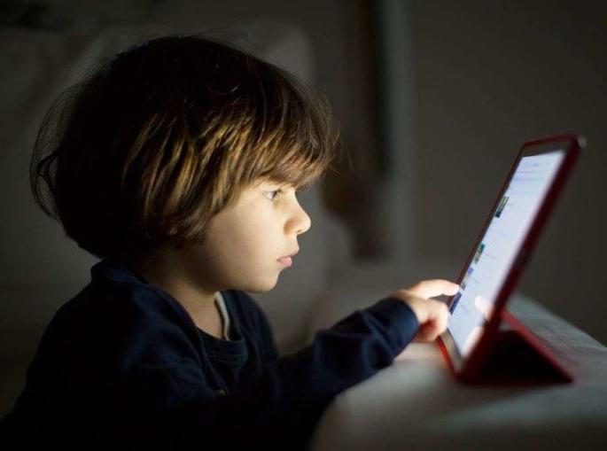 Ban on video games for children, china government's laudable policy | लहान मुलांच्या व्हिडिओ गेमिंग्जवर निर्बंध, 'या' सरकारचं कौतुकास्पद धोरण