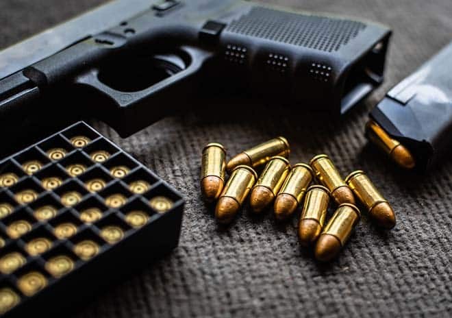 11,500 have arms license in Mumbai; Arms Inspection Orders | मुंबईत ११,५०० जणांकडे शस्त्र परवाना; शस्त्रे तपासण्याचे आदेश 11,500 have arms license in Mumbai; Arms Inspection Orders | मुंबईत ११,५०० जणांकडे शस्त्र परवाना; शस्त्रे तपासण्याचे आदेश