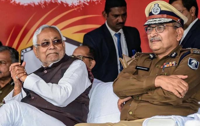 Bihar Assembly Election 2020: Gupteswar Pandey appeals to Bihar fans by facebook after ticket denial | Bihar Assembly Election 2020 : तिकीट नाकारल्यानंतर बिहारमधील चाहत्यांना गुप्तेश्वर पांडेंचं आवाहन Bihar Assembly Election 2020: Gupteswar Pandey appeals to Bihar fans by facebook after ticket denial | Bihar Assembly Election 2020 : तिकीट नाकारल्यानंतर बिहारमधील चाहत्यांना गुप्तेश्वर पांडेंचं आवाहन