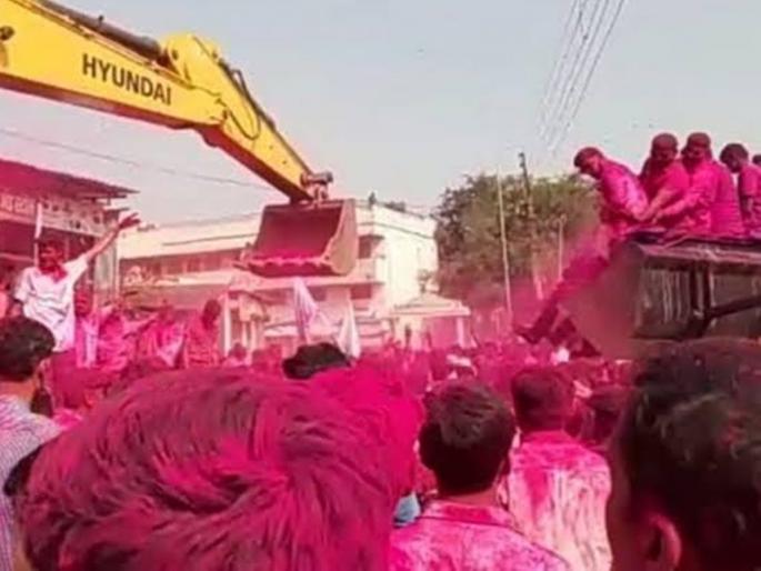 76 percent voting for gram panchayats, counting of votes today | ५४७ ग्रामपंचायतींसाठी ७६ टक्के मतदान, आज उधळणार गुलाल 76 percent voting for gram panchayats, counting of votes today | ५४७ ग्रामपंचायतींसाठी ७६ टक्के मतदान, आज उधळणार गुलाल