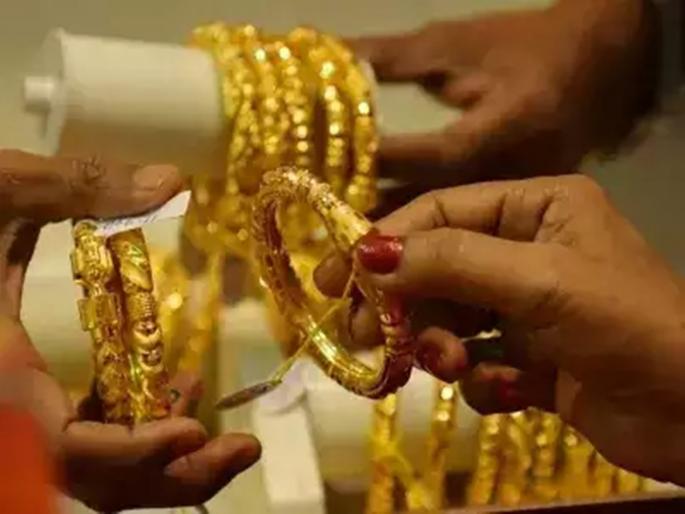 Gold will go into the house of 64 thousand; At present, the bullion market is bullish | सोने ६४ हजारांच्या घरात जाणार; सध्या सराफा बाजारात शुकशुकाट