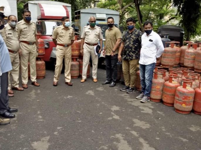 Gas cylinder thief arrested, 115 cylinders and a tampo seized by police in navi mumbai | गॅस सिलेंडर चोरट्यास अटक, तब्बल ११५ सिलेंडर अन् एक टॅम्पो जप्त Gas cylinder thief arrested, 115 cylinders and a tampo seized by police in navi mumbai | गॅस सिलेंडर चोरट्यास अटक, तब्बल ११५ सिलेंडर अन् एक टॅम्पो जप्त