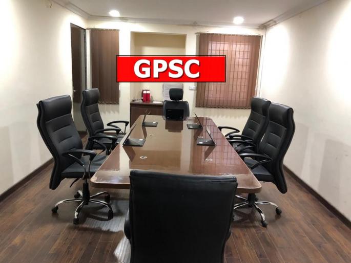 Became a mother 2 days ago, called for an interview 300 km away by GPSC; GPSC was reprimanded by the Highcourt | २ दिवसांपूर्वी आई बनली, मुलाखतीसाठी ३०० किमी दूर बोलावले; GPSC ला कोर्टाने फटकारले Became a mother 2 days ago, called for an interview 300 km away by GPSC; GPSC was reprimanded by the Highcourt | २ दिवसांपूर्वी आई बनली, मुलाखतीसाठी ३०० किमी दूर बोलावले; GPSC ला कोर्टाने फटकारले