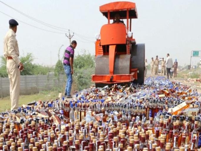 In Gujarat, liquor ban was lifted in this city; Congress gave Mahatma Gandhi certificate by shaktisingh gohil | गुजरातमध्ये या शहरातील दारुबंदी हटवली; काँग्रेसने दिला महात्मा गांधींचा दाखला In Gujarat, liquor ban was lifted in this city; Congress gave Mahatma Gandhi certificate by shaktisingh gohil | गुजरातमध्ये या शहरातील दारुबंदी हटवली; काँग्रेसने दिला महात्मा गांधींचा दाखला