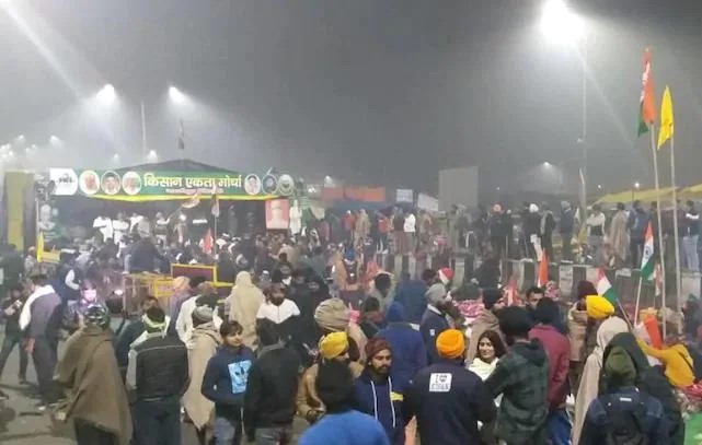 Fighting between BJP workers and farmers | भाजप कार्यकर्ते आणि शेतकऱ्यांत हाणामारी Fighting between BJP workers and farmers | भाजप कार्यकर्ते आणि शेतकऱ्यांत हाणामारी