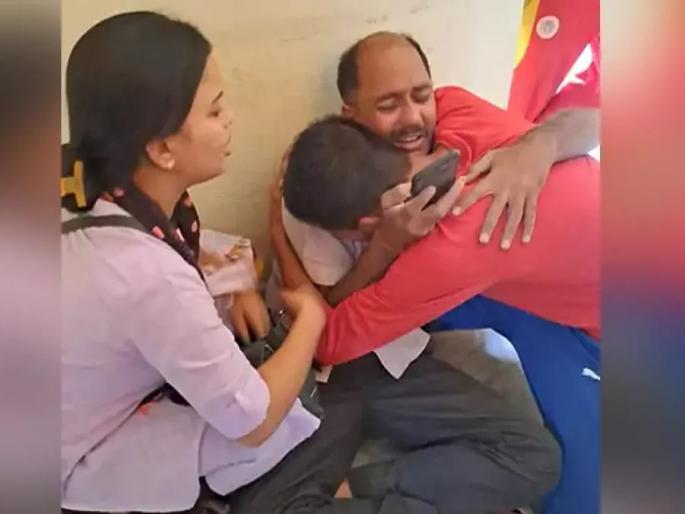 Maa mai ja raha hoon... NIIT student ends life by sending voice message to mother in patana | माँ मै जा रहा हूँ... आईला व्हॉईस मेसेज करुन NIIT च्या विद्यार्थ्याने संपवलं जीवन Maa mai ja raha hoon... NIIT student ends life by sending voice message to mother in patana | माँ मै जा रहा हूँ... आईला व्हॉईस मेसेज करुन NIIT च्या विद्यार्थ्याने संपवलं जीवन