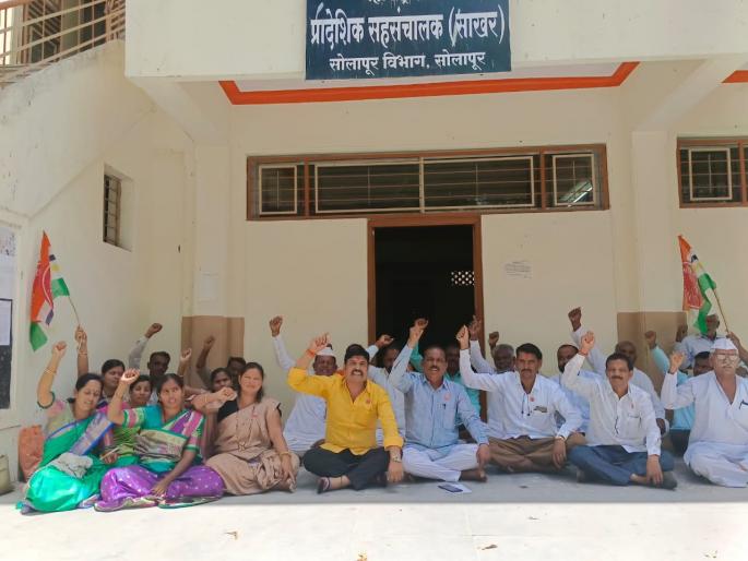 Seizure of 25 sugar factories in Solapur, action proposed; 577 crores of farmers were exhausted | सोलापुरातील २५ साखर कारखान्यांवर जप्ती, कारवाईचा प्रस्ताव; शेतकऱ्यांचे ५७७ काेटी रुपये थकले