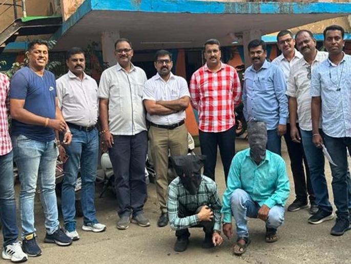 Cheating of 19 traders by removing the woman's voice; Two behind bars: Crimes in Maharashtra, Gujarat; Lakhs of money | महिलेचा आवाज काढून १९ व्यापाऱ्यांची फसवणूक; लाखोंचा गंडा घालणारे दोघे गजाआड Cheating of 19 traders by removing the woman's voice; Two behind bars: Crimes in Maharashtra, Gujarat; Lakhs of money | महिलेचा आवाज काढून १९ व्यापाऱ्यांची फसवणूक; लाखोंचा गंडा घालणारे दोघे गजाआड