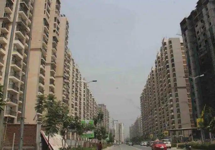 Mumbai home tood by gundas case, two cases filed on the same day | मुंबईत बळजबरी घर बळकावण्याचा घाट, एकाच दिवशी दोन गुन्हे दाखल Mumbai home tood by gundas case, two cases filed on the same day | मुंबईत बळजबरी घर बळकावण्याचा घाट, एकाच दिवशी दोन गुन्हे दाखल