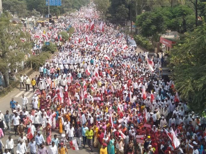 Opposition to giving reservation to Dhangar community; Ulgulan march of thousands of tribals in Nashik | धनगर समाजाला आरक्षण देण्यास विरोध; हजारो आदिवासींचा उलगुलान मोर्चा Opposition to giving reservation to Dhangar community; Ulgulan march of thousands of tribals in Nashik | धनगर समाजाला आरक्षण देण्यास विरोध; हजारो आदिवासींचा उलगुलान मोर्चा