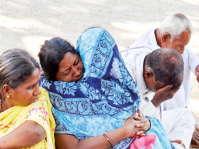 Three Sakkhi siblings were crushed in the overtaking competition of Hiwa drivers in sambhajinagar accident | ह्रदयद्रावक... हायवा चालकांच्या ओव्हरटेक स्पर्धेत तीन सख्खी भावंडे चिरडली
