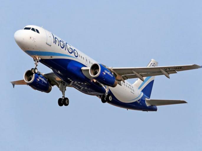 Chest pains in the youth, airplane emergency landing in Nagpur | तरुणाच्या छातीत दुखू लागले; नागपुरात विमानाचे इमर्जन्सी लँडिंग Chest pains in the youth, airplane emergency landing in Nagpur | तरुणाच्या छातीत दुखू लागले; नागपुरात विमानाचे इमर्जन्सी लँडिंग