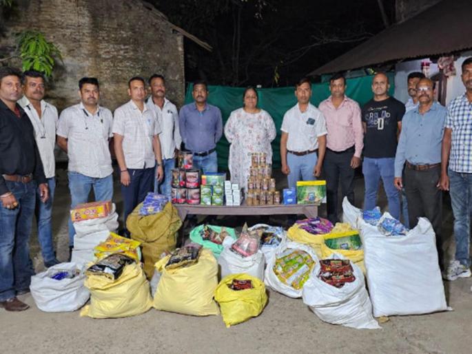 Smuggling of banned tobacco from Madhya Pradesh in Nagpur, goods worth 1.79 lakh seized | नागपुरात मध्यप्रदेशातून प्रतिबंधित तंबाखूची तस्करी, १.७९ लाखांचा माल जप्त Smuggling of banned tobacco from Madhya Pradesh in Nagpur, goods worth 1.79 lakh seized | नागपुरात मध्यप्रदेशातून प्रतिबंधित तंबाखूची तस्करी, १.७९ लाखांचा माल जप्त