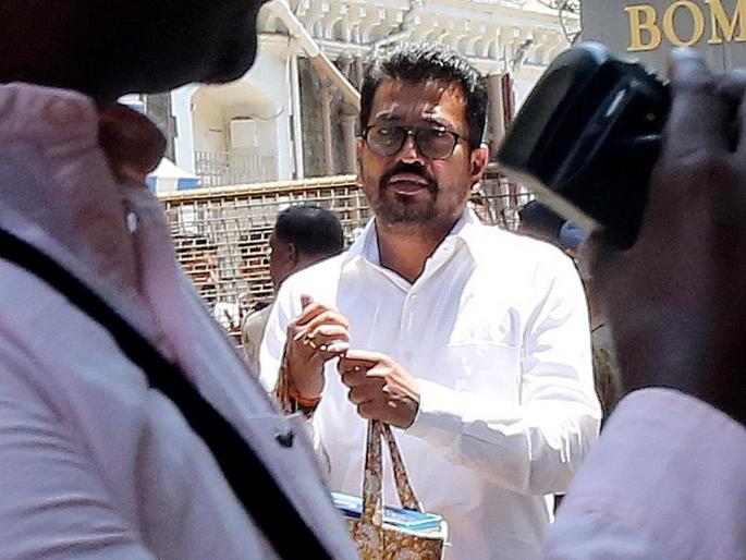 Kirtikar in ED round, looking for other candidates in mumbai | कीर्तिकर ईडीच्या फेऱ्यात, बाकी उमेदवाराच्या शोधात Kirtikar in ED round, looking for other candidates in mumbai | कीर्तिकर ईडीच्या फेऱ्यात, बाकी उमेदवाराच्या शोधात