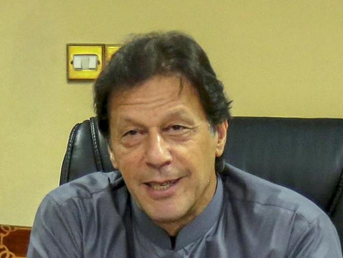 Imran will be arrested at any moment? | इम्रान यांना कोणत्याही क्षणी होणार अटक? निवासस्थानाला छावणीचे स्वरूप Imran will be arrested at any moment? | इम्रान यांना कोणत्याही क्षणी होणार अटक? निवासस्थानाला छावणीचे स्वरूप