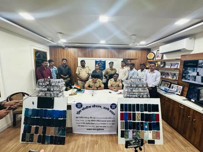 5 people arrested including two innkeepers; 91 mobile phones and 502 bottles of coffee syrup seized in mumbra | दोन सराईत गुन्हेगारासह ५ जणांना अटक; ९१ मोबाईल अन् औषधाच्या बाटल्या ५०२ हस्तगत 5 people arrested including two innkeepers; 91 mobile phones and 502 bottles of coffee syrup seized in mumbra | दोन सराईत गुन्हेगारासह ५ जणांना अटक; ९१ मोबाईल अन् औषधाच्या बाटल्या ५०२ हस्तगत
