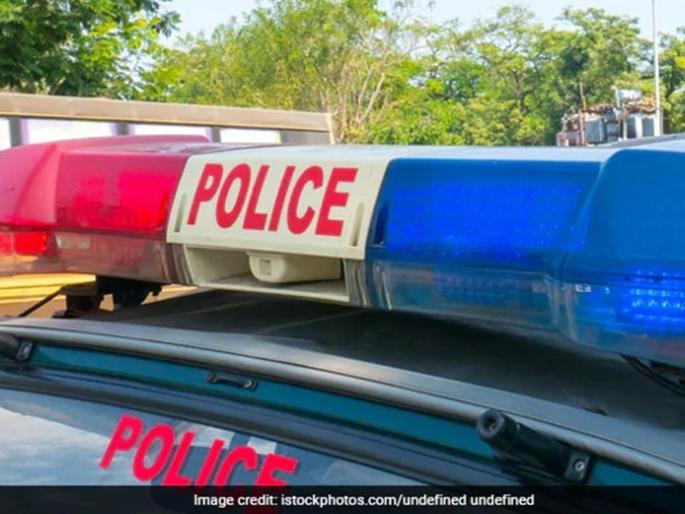 After hearing the siren of the police vehicle, Anto fled and fell into the mud and died | पोलीस गाडीचा सायरन ऐकून पळाला अन् तरुण चिखलात पडून मेला After hearing the siren of the police vehicle, Anto fled and fell into the mud and died | पोलीस गाडीचा सायरन ऐकून पळाला अन् तरुण चिखलात पडून मेला