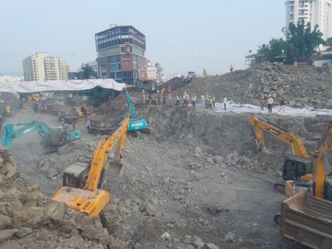 The bridge was demolished... The work of lifting the road in Chandni Chowk of pune is still going on | पुल पाडला, JCB ची लाईन लागली; चांदणी चौकात राडारोडा उचलण्याचे काम अजूनही सुरुच The bridge was demolished... The work of lifting the road in Chandni Chowk of pune is still going on | पुल पाडला, JCB ची लाईन लागली; चांदणी चौकात राडारोडा उचलण्याचे काम अजूनही सुरुच