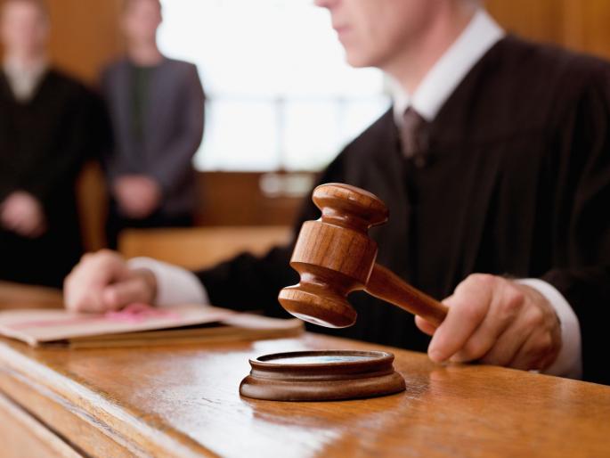 1,631 complaints of corruption against judges, the law minister said | न्यायाधीशांविरुद्ध भ्रष्टाचाराच्या १,६३१ तक्रारी, कायदामंत्र्यांनी दिली माहिती 1,631 complaints of corruption against judges, the law minister said | न्यायाधीशांविरुद्ध भ्रष्टाचाराच्या १,६३१ तक्रारी, कायदामंत्र्यांनी दिली माहिती