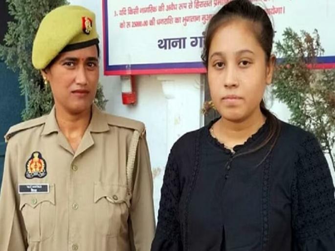 Johra, who blackmailed by making obscene video calls, was caught by the police | अश्लील व्हिडिओ कॉलद्वारे ब्लॅकमेल करणारी जोहरा पोलिसांच्या जाळ्यात Johra, who blackmailed by making obscene video calls, was caught by the police | अश्लील व्हिडिओ कॉलद्वारे ब्लॅकमेल करणारी जोहरा पोलिसांच्या जाळ्यात