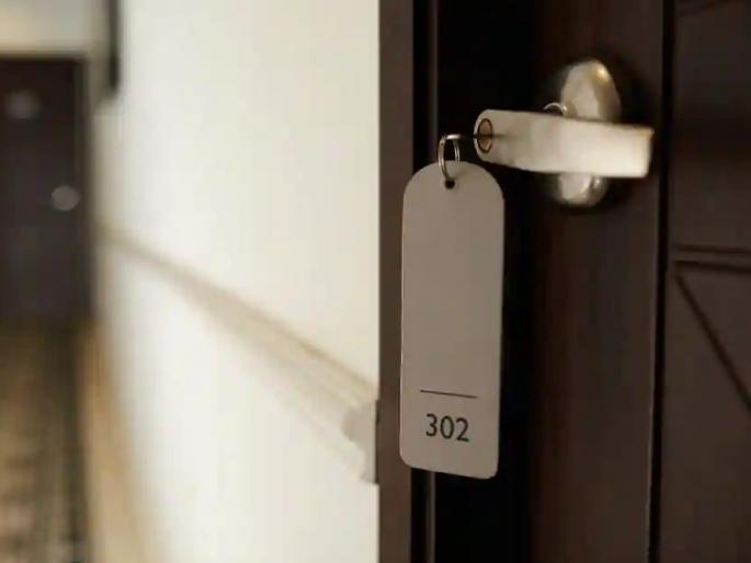 Case filed against Agarwal of Hotel VS Imperial in akola | हाॅटेल व्हीएस इम्पेरियलच्या अग्रवालविरुध्द गुन्हा दाखल Case filed against Agarwal of Hotel VS Imperial in akola | हाॅटेल व्हीएस इम्पेरियलच्या अग्रवालविरुध्द गुन्हा दाखल