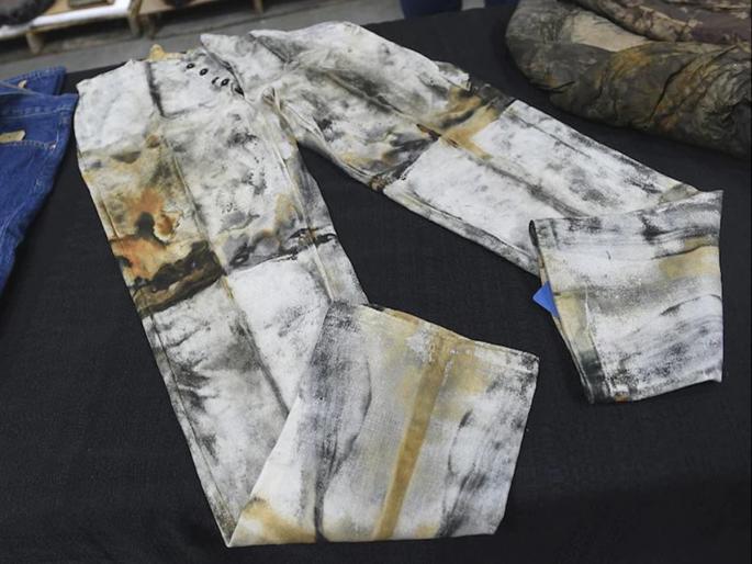 Auction of Jeans pant found in waste, bid of Rs 94 lakh, This is the specialty | कचऱ्यात सापडलेल्या जिन्सचा लिलाव, ९४ लाख रुपयांची बोली; ही आहे खासियत Auction of Jeans pant found in waste, bid of Rs 94 lakh, This is the specialty | कचऱ्यात सापडलेल्या जिन्सचा लिलाव, ९४ लाख रुपयांची बोली; ही आहे खासियत