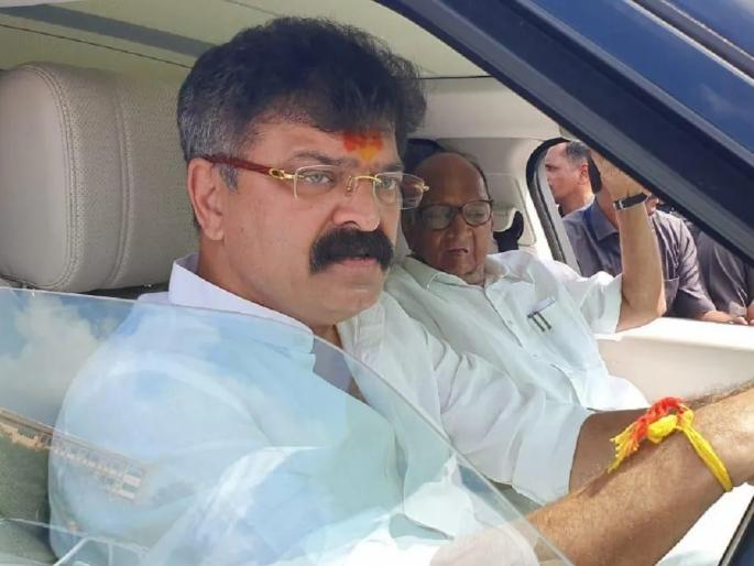 Do hard workers pay the price for your negligence? Then Sharad Pawar's mercury went up, jitendra awhad facebook post | तुमच्या हलगर्जीपणाची शिक्षा कष्टकऱ्यांनी भोगायची का? तेव्हा शरद पवारांचा पारा चढला Do hard workers pay the price for your negligence? Then Sharad Pawar's mercury went up, jitendra awhad facebook post | तुमच्या हलगर्जीपणाची शिक्षा कष्टकऱ्यांनी भोगायची का? तेव्हा शरद पवारांचा पारा चढला