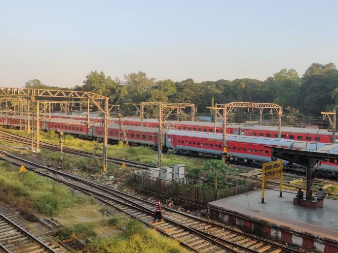 Youngster ends life by jumping under train, Sudden Death Report | तरुणाने रेल्वेखाली उडी घेऊन संपवले जीवन, अकस्मात मृत्यूची नोंद Youngster ends life by jumping under train, Sudden Death Report | तरुणाने रेल्वेखाली उडी घेऊन संपवले जीवन, अकस्मात मृत्यूची नोंद