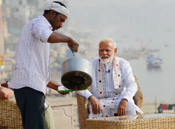 lok sbha election 2019 pm modi | तब्बल ३५ वर्षे भिक्षेवर काढले : पंतप्रधान मोदी