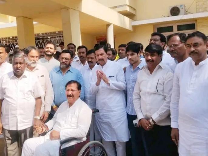 West Maharashtra politics heated up; The brave Mohite finally rebelled in Madha | पश्चिम महाराष्ट्राचे राजकारण तापले; माढ्यात धैर्यशील मोहिते यांचे अखेर बंड West Maharashtra politics heated up; The brave Mohite finally rebelled in Madha | पश्चिम महाराष्ट्राचे राजकारण तापले; माढ्यात धैर्यशील मोहिते यांचे अखेर बंड