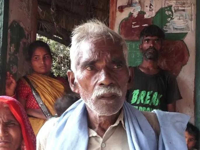 Shocking: Living farmers dead with documents, cane bill not received from bank in shahajahapur of UP | धक्कादायक: जिवंत शेतकरी कागदोपत्री मृत, बँकेतून ऊसाचे बिल मिळेना Shocking: Living farmers dead with documents, cane bill not received from bank in shahajahapur of UP | धक्कादायक: जिवंत शेतकरी कागदोपत्री मृत, बँकेतून ऊसाचे बिल मिळेना