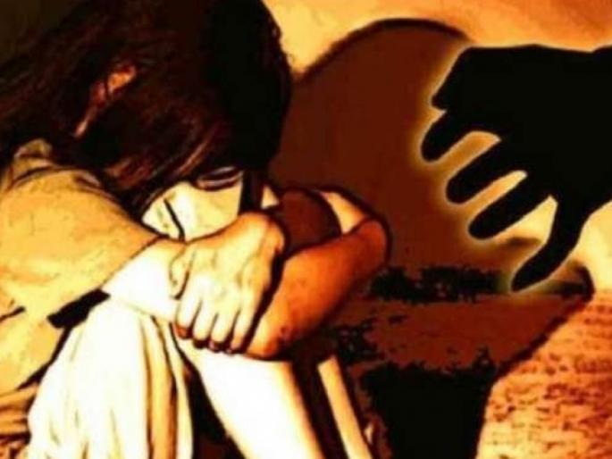 A minor rapes a 10-year-old girl after watching porn | पॉर्न पाहून अल्पवयीन मुलाचा १० वर्षीय बालिकेवर बलात्कार A minor rapes a 10-year-old girl after watching porn | पॉर्न पाहून अल्पवयीन मुलाचा १० वर्षीय बालिकेवर बलात्कार