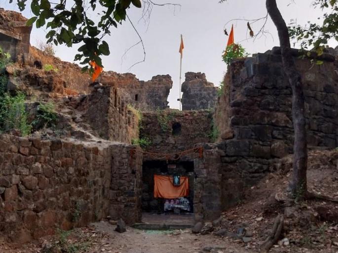The beautification of the historic Belapur fort has come to a standstill | ऐतिहासिक बेलापूर किल्याचे सुशोभीकरण रखडले; संवर्धनाचे काम ठप्प The beautification of the historic Belapur fort has come to a standstill | ऐतिहासिक बेलापूर किल्याचे सुशोभीकरण रखडले; संवर्धनाचे काम ठप्प