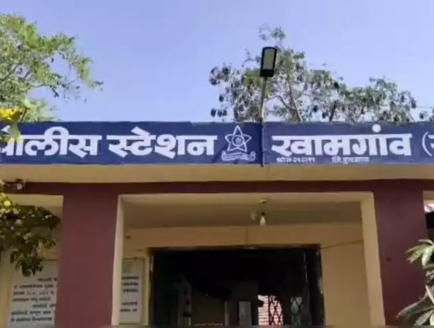 Shiv Sena (Shinde) taluka head threatened to kill husband and wife at Taroda toll booth | टोलनाक्यावर पती-पत्नीला मारहाण; शिंदे गटाच्या तालुकाप्रमुखाला जीवे मारण्याची धमकी Shiv Sena (Shinde) taluka head threatened to kill husband and wife at Taroda toll booth | टोलनाक्यावर पती-पत्नीला मारहाण; शिंदे गटाच्या तालुकाप्रमुखाला जीवे मारण्याची धमकी