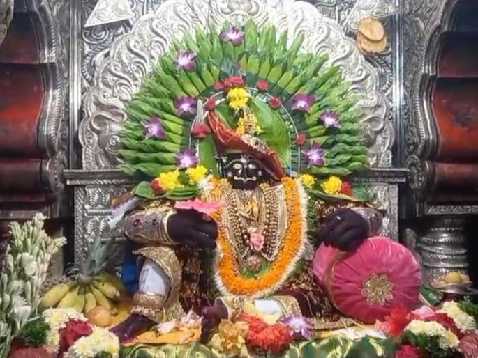 The joy of Navratri festival; Crowd of devotees to see Shri Jotiba | नवरात्री उत्सावाचा आनंद; श्री जोतिबाच्या दर्शनाला भाविकांची गर्दी The joy of Navratri festival; Crowd of devotees to see Shri Jotiba | नवरात्री उत्सावाचा आनंद; श्री जोतिबाच्या दर्शनाला भाविकांची गर्दी