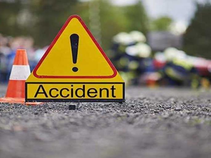Death of stray dog crushed under vehicle, case filed against driver | वाहनाखाली चिरडून भटक्या श्वानाचा मृत्यू, चालकांविरुद्ध गुन्हा दाखल Death of stray dog crushed under vehicle, case filed against driver | वाहनाखाली चिरडून भटक्या श्वानाचा मृत्यू, चालकांविरुद्ध गुन्हा दाखल