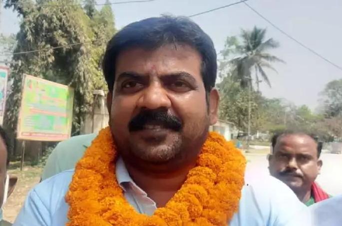 Mayor Murder : Mayor shot dead in broad daylight, tension in Katihar city | Mayor Murder : महापौराची दिवसाढवळ्या गोळ्या झाडून हत्या, कटीहार शहरात तणाव Mayor Murder : Mayor shot dead in broad daylight, tension in Katihar city | Mayor Murder : महापौराची दिवसाढवळ्या गोळ्या झाडून हत्या, कटीहार शहरात तणाव