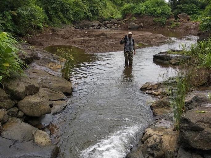 Retired Deputy Tehsildar in custody? Fear of catching more fish | निवृत्त नायब तहसीलदार ताब्यात? आणखी माेठे मासे अडकण्याची भीती Retired Deputy Tehsildar in custody? Fear of catching more fish | निवृत्त नायब तहसीलदार ताब्यात? आणखी माेठे मासे अडकण्याची भीती