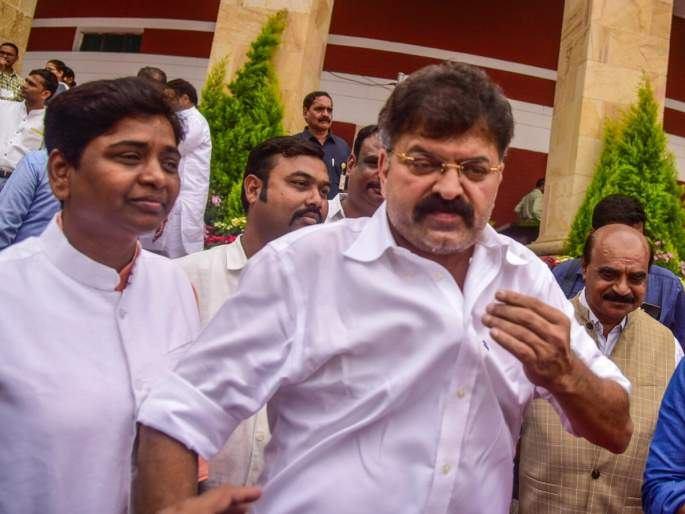 Arguments, accusations and accusations in the Ahavad-Aher case | आव्हाड-आहेर प्रकरणात राडेबाजी,आरोप प्रत्यारोप