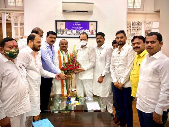 No expectation of post ... Independent group leader Kailas Barne in NCP with ajit pawar | भाजपला दे धक्का, अपक्षांचे गटनेते कैलास बारणे यांचा राष्ट्रवादीत प्रवेश No expectation of post ... Independent group leader Kailas Barne in NCP with ajit pawar | भाजपला दे धक्का, अपक्षांचे गटनेते कैलास बारणे यांचा राष्ट्रवादीत प्रवेश