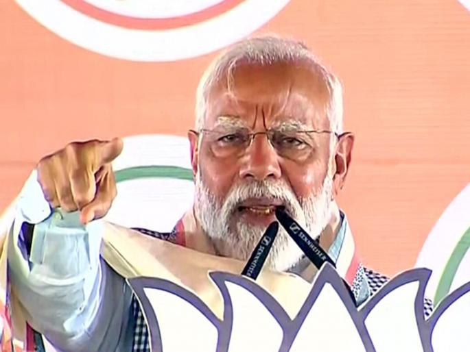 The magic of disappearing 85 paise stopped; Modi will attack Congress | गायब होणाऱ्या ८५ पैशांची जादू थांबली; मोदींचा काॅंग्रेसवर हल्लाबाेल The magic of disappearing 85 paise stopped; Modi will attack Congress | गायब होणाऱ्या ८५ पैशांची जादू थांबली; मोदींचा काॅंग्रेसवर हल्लाबाेल