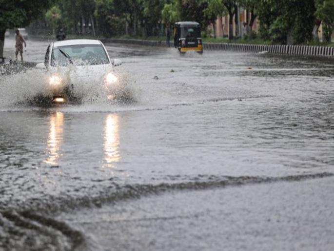 Notices to 2 private schools for keeping schools open during heavy rains in mira road | अतिवृष्टी काळात शाळा सुरु ठेवणाऱ्या 2 खाजगी शाळांना नोटिसा