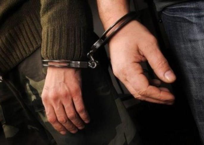 Three arrested, including a minor, stabbed to death in Mevhanya in thane | पूर्ववैमनस्यातून मेव्हण्यावर तलवारीने वार, अल्पवयीन मुलासह तिघांना अटक Three arrested, including a minor, stabbed to death in Mevhanya in thane | पूर्ववैमनस्यातून मेव्हण्यावर तलवारीने वार, अल्पवयीन मुलासह तिघांना अटक