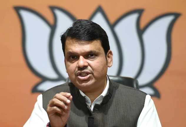 Anil Deshmukh Resign : 'This is not a government in the minds of the people, this is what the people feel after a quarter of a century', fadanvis on anil deshmukh resigne | Anil Deshmukh Resign : 'हे जनतेच्या मनातलं सरकार नाही, हे सव्वा वर्षानंतर जनताच अनुभवतेय'