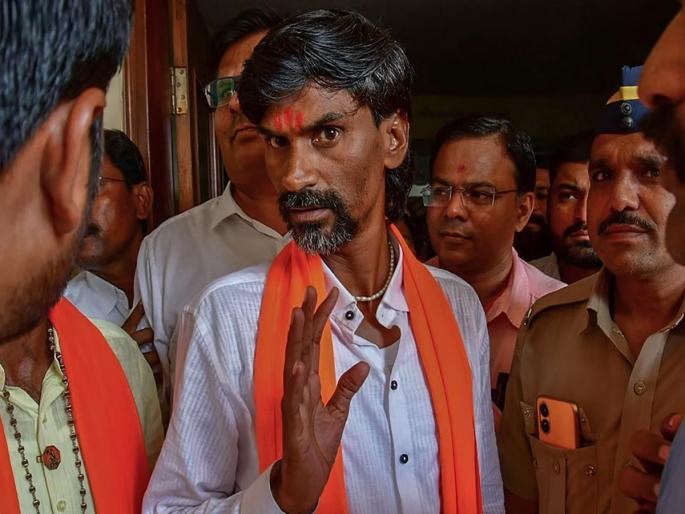 A bell will not raise, the day is over, the subject is over; Manoj Jarange patil's deadline to the government | जरांगेंना 'या' मंत्र्यांचा फोन, पण..; "एक घंटा वाढवून देणार नाही, दिवस संपला, विषय संपला"