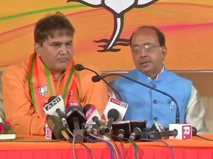 Lok Sabha Election 2019 aap mla devinder sehrawat joins bjp | 'आप'ला धक्का; आठवड्याभरात दुसरा आमदार भाजपमध्ये सामील Lok Sabha Election 2019 aap mla devinder sehrawat joins bjp | 'आप'ला धक्का; आठवड्याभरात दुसरा आमदार भाजपमध्ये सामील