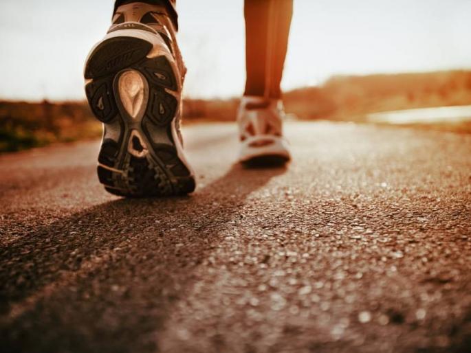 Elderly woman killed during morning walk in Nashik; Both were blown away by a speeding car | नाशकात मॉर्निंग वॉक करताना वृद्धा ठार; भरधाव कारने दोघांना उडविले Elderly woman killed during morning walk in Nashik; Both were blown away by a speeding car | नाशकात मॉर्निंग वॉक करताना वृद्धा ठार; भरधाव कारने दोघांना उडविले