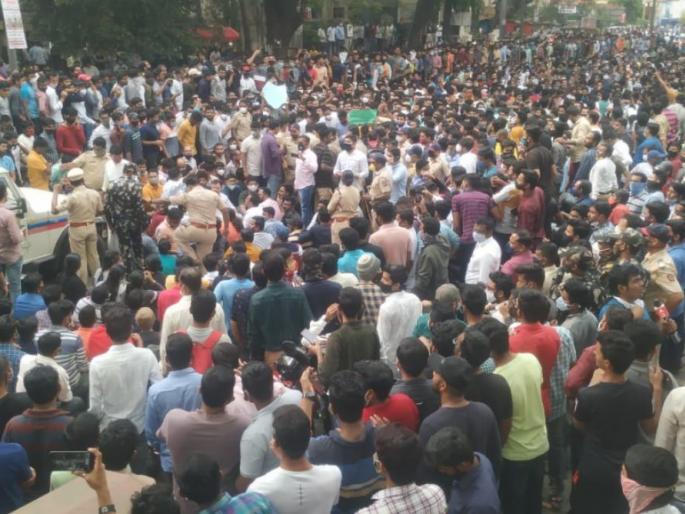 Parents are on wages, son is a Warkari of MPSC | आई-वडील रोजंदारीवर, मुलगा ‘एमपीएससी’चा वारकरी Parents are on wages, son is a Warkari of MPSC | आई-वडील रोजंदारीवर, मुलगा ‘एमपीएससी’चा वारकरी