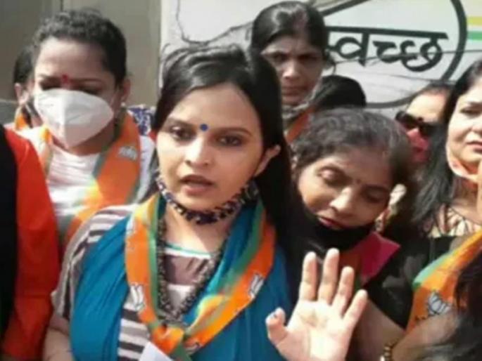 BJP corporator Pendse alleges misappropriation of Rs 250 crore in BSUP scheme | BSUP योजनेत २५० कोटींचा गैरव्यवहार, भाजप नगरसेविका पेंडसेंचा आरोप BJP corporator Pendse alleges misappropriation of Rs 250 crore in BSUP scheme | BSUP योजनेत २५० कोटींचा गैरव्यवहार, भाजप नगरसेविका पेंडसेंचा आरोप